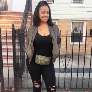 Meet your Posher, Leighana